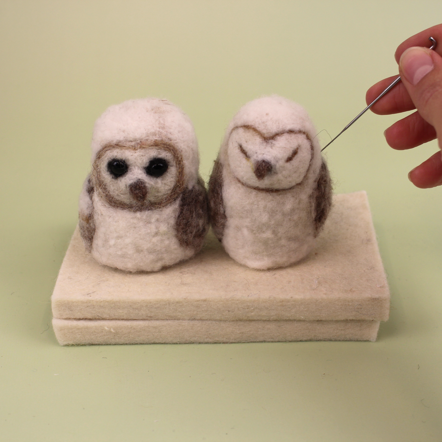 Baby Barn Owl Small Needle Felt Kit - The Makerss