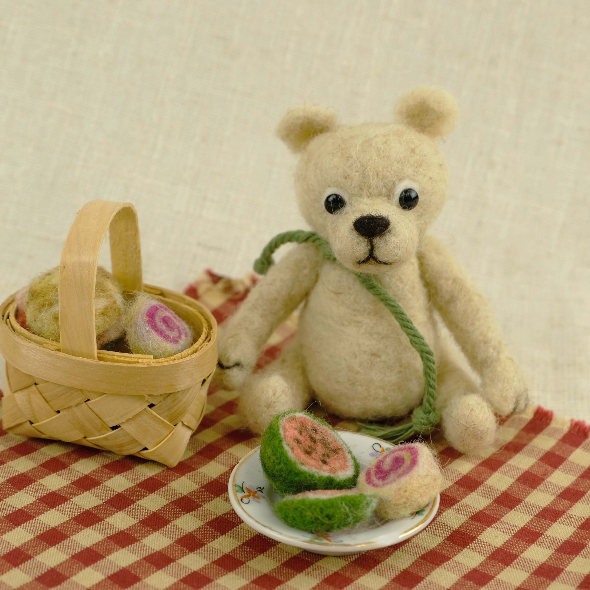 Poseable Mini Bear Small Needle Felt Kit - The Makerss