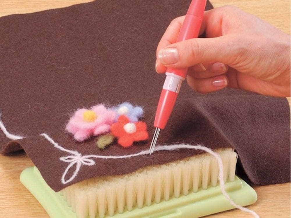 Clover Pen Tool - 3 Needle Pen Style Needle Felting Tool - The Makerss
