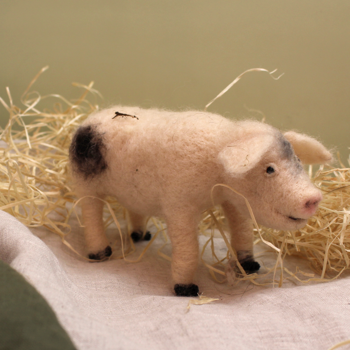 Gloucester Old Spot Pig Needle Felt Kit - The Makerss