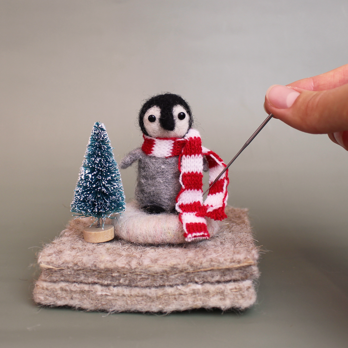 Winter Edition Penguin Amiguwoolli Mini Needle Felt Kit