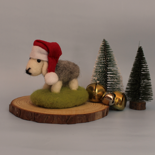 Sheep Amiguwoolli Christmas Mini Needle Felt Kit - The Makerss