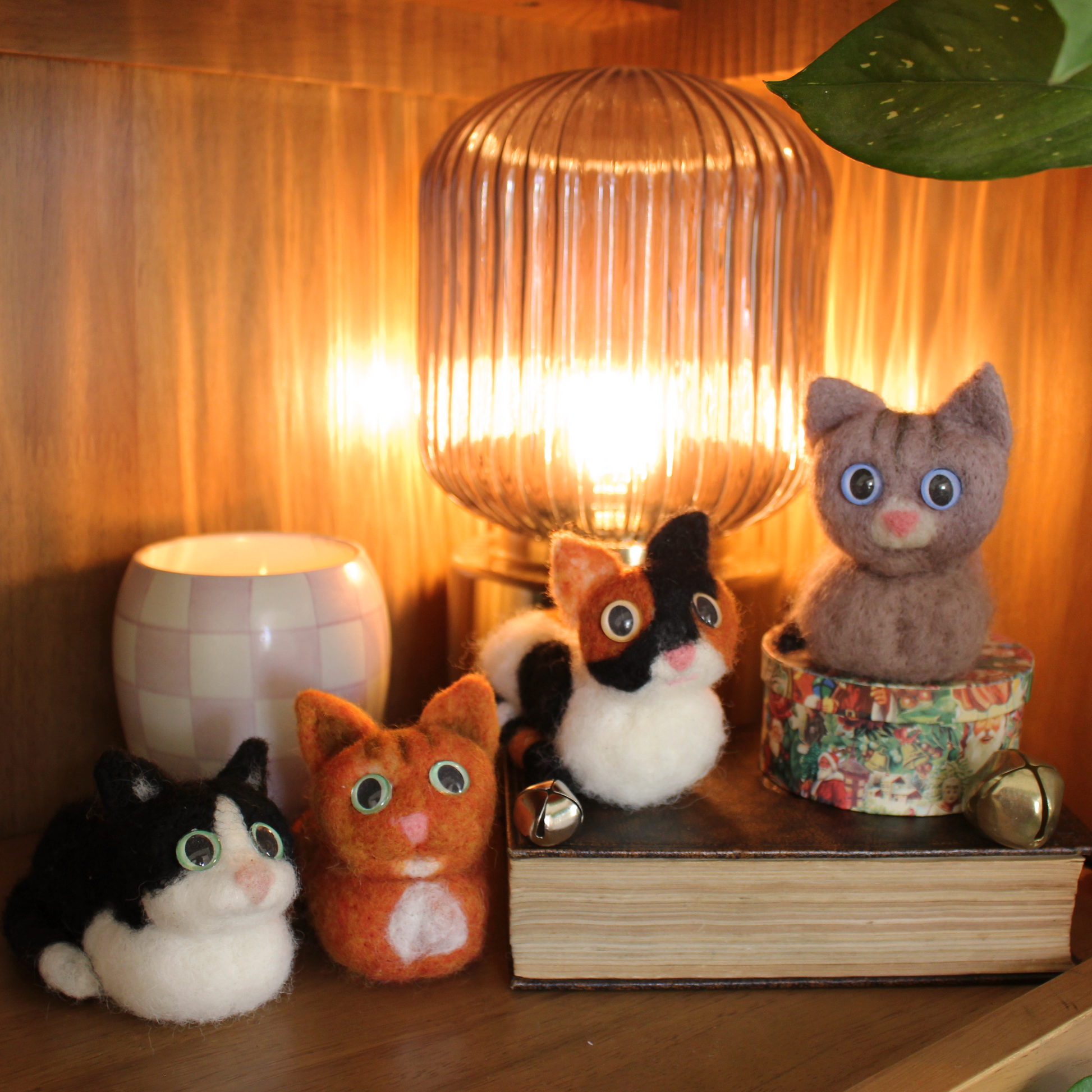 Cartoon Cat Loaf Needle Felt Small Kit - makes 1 - The Makerss