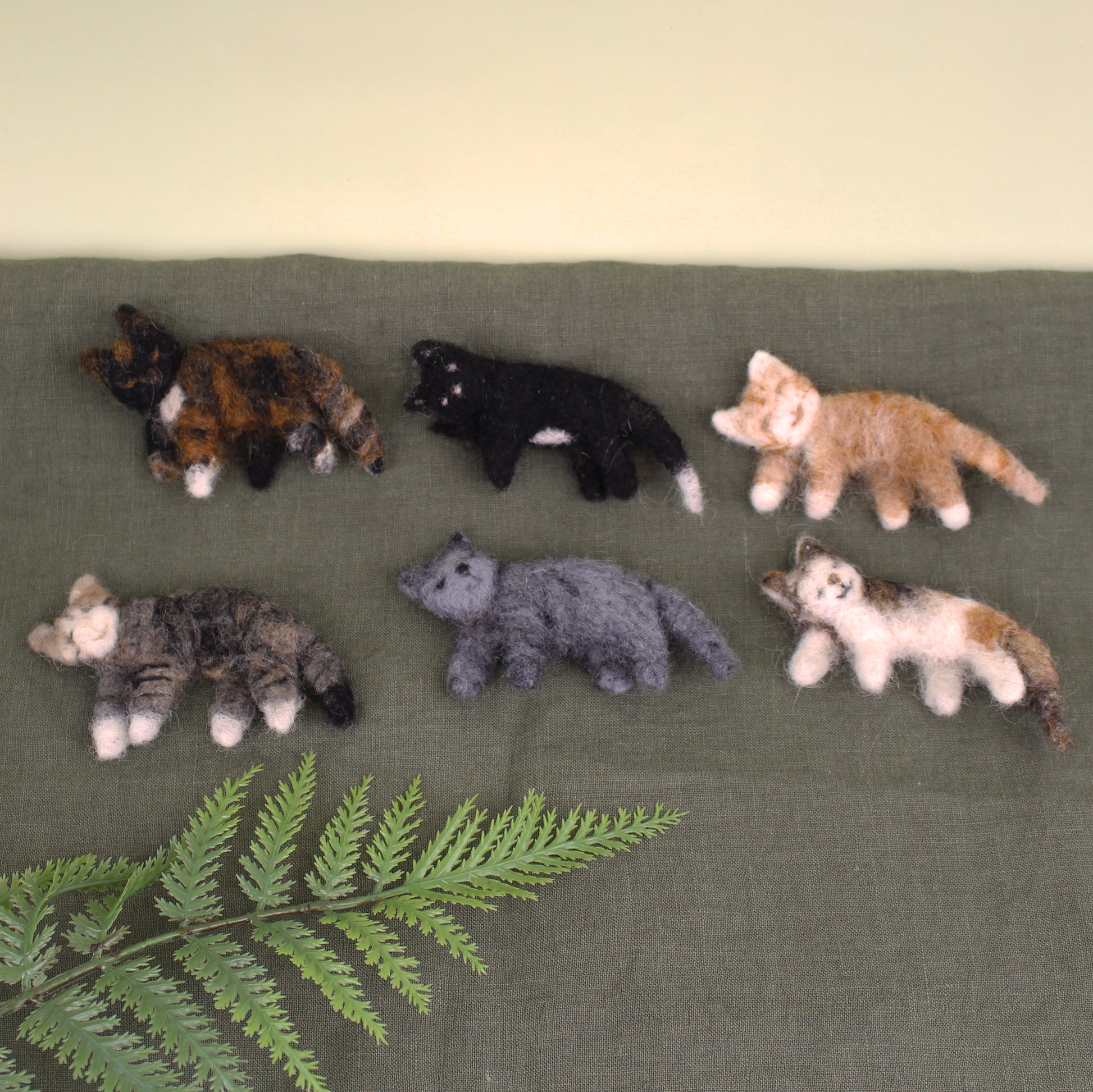 Dog and Cat Magnet Needle Felt Small Kit - The Makerss