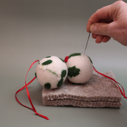 Holly and Mistletoe Bauble Small Needle Felt Kit - makes 2 - The Makerss