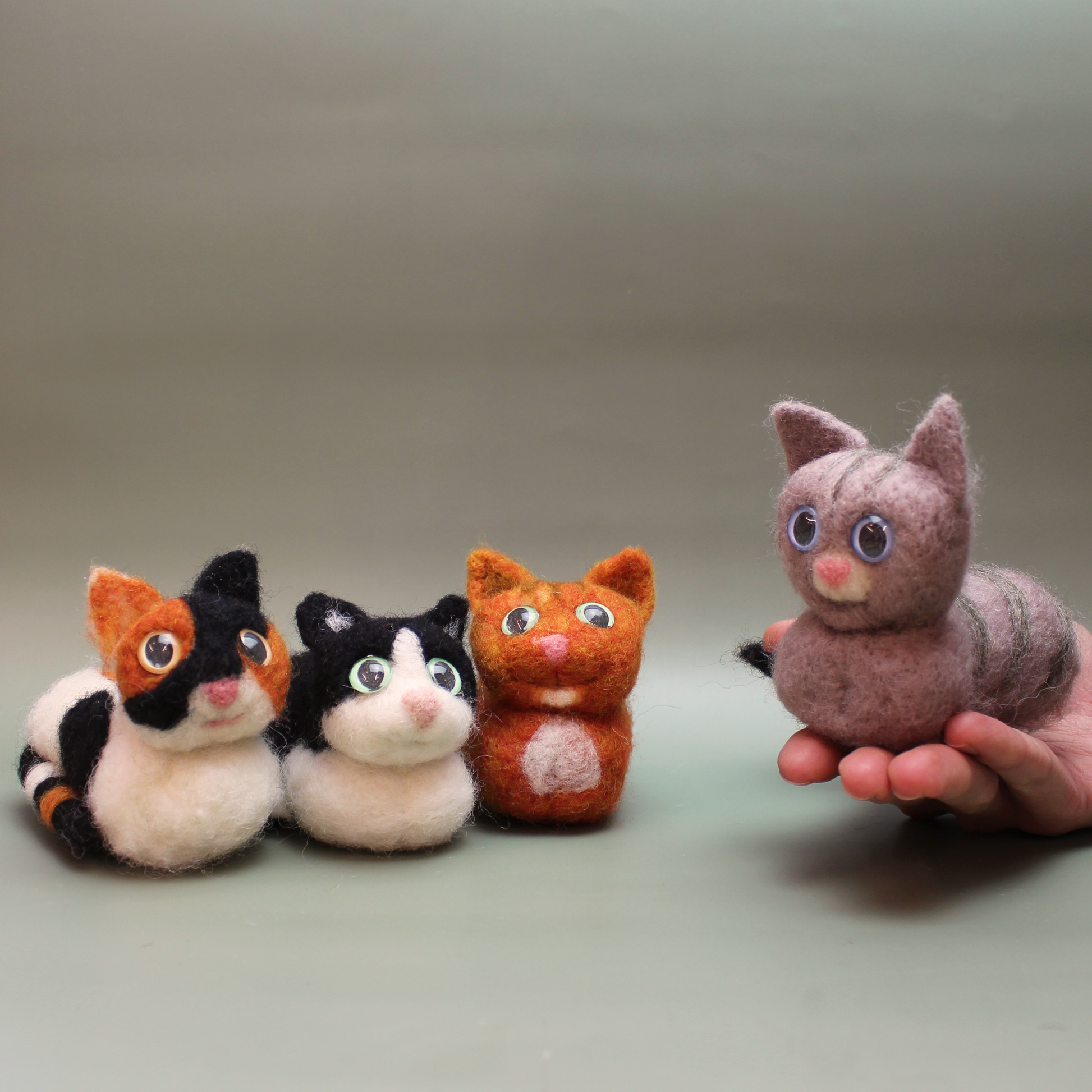 Cartoon Cat Loaf Needle Felt Small Kit - makes 1 - The Makerss