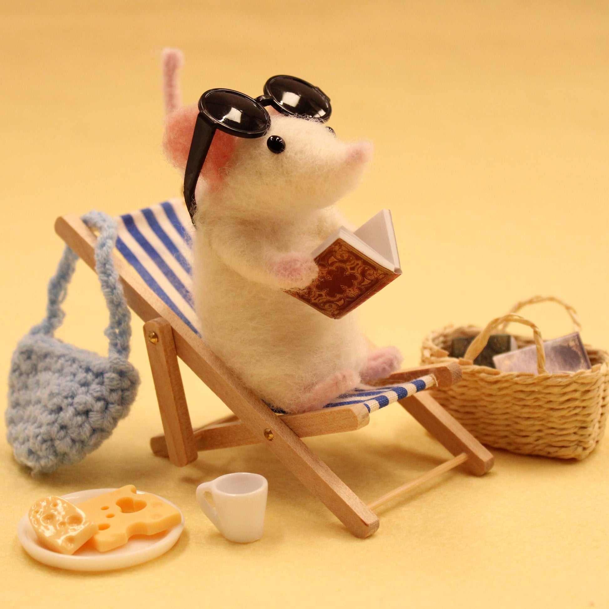 White Mouse Small Needle Felt Kit - ready for character accessories - The Makerss