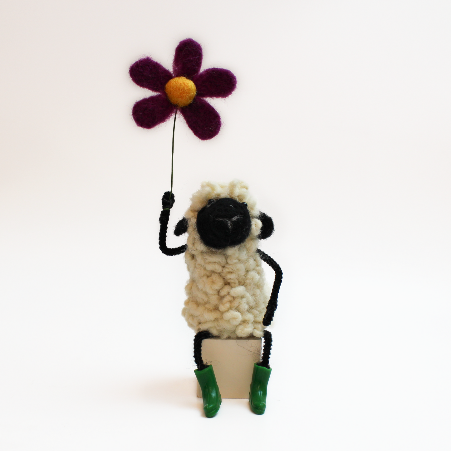 Petal The Sheep Small Needle Felt Kit - The Makerss