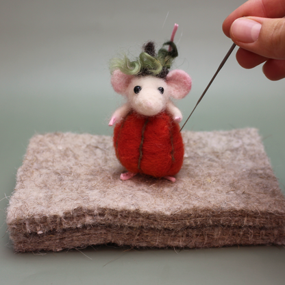 New! Pumpkin Mouse Small Needle Felt Kit - The Makerss