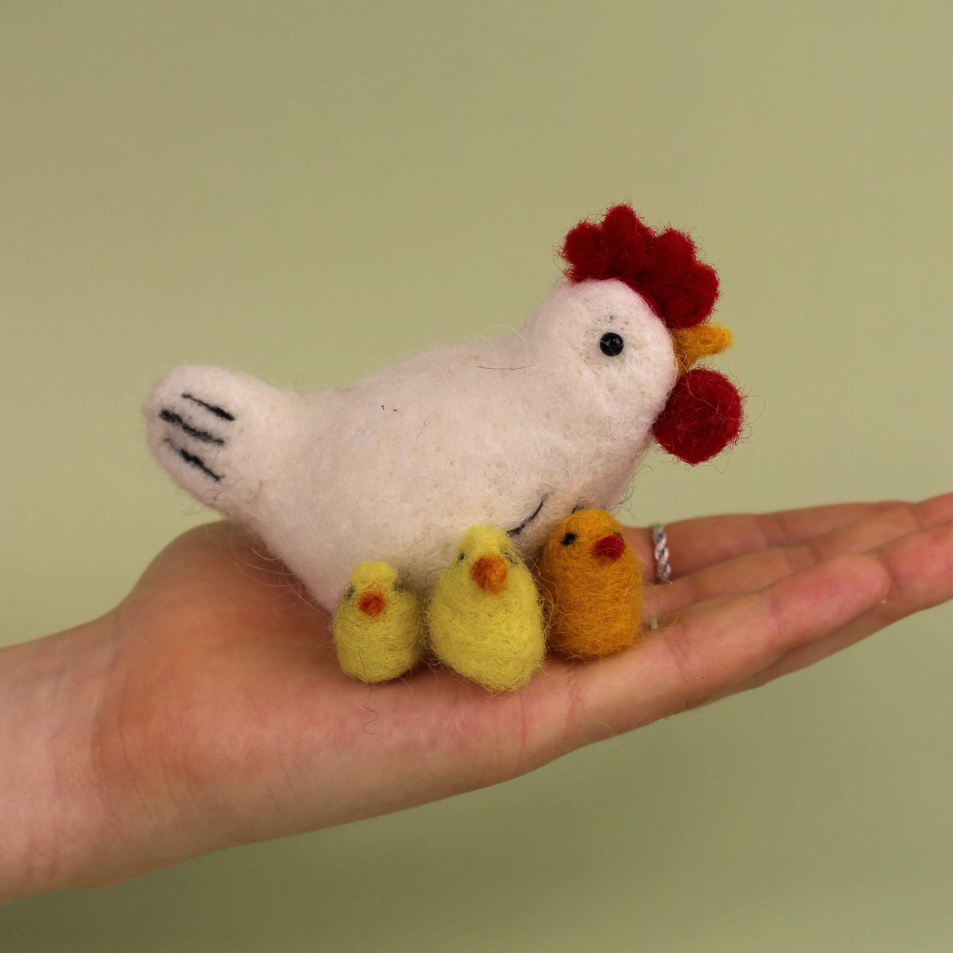 Round Hen with Chicks Small Needle Felt Kit - The Makerss