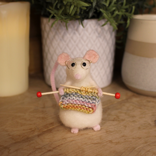 Knitting Mouse Small Needle Felt Kit - The Makerss