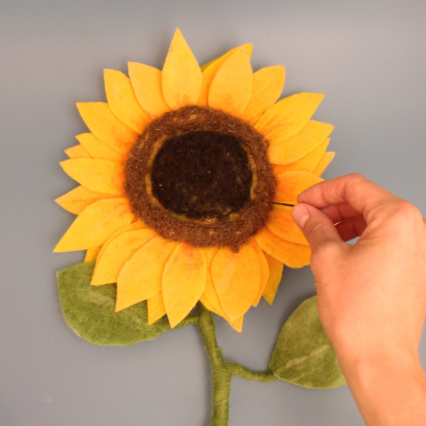 Life-size realistic Sunflower Needle Felt Kit - The Makerss