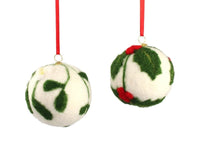 Holly and Mistletoe Bauble Small Needle Felt Kit - makes 2 - The Makerss