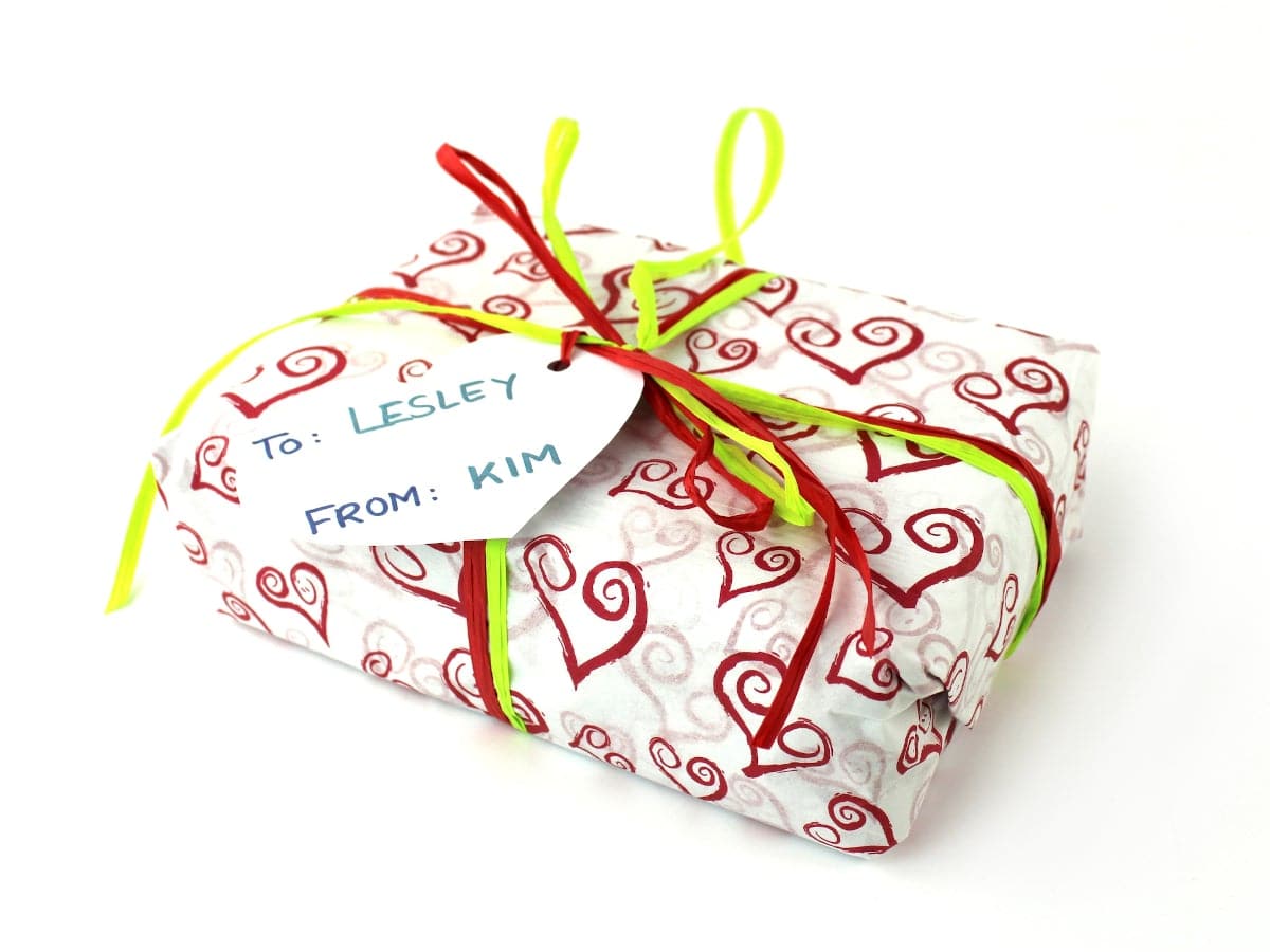 Gift Wrapping Service including Tag and personal message, wraps one item - The Makerss